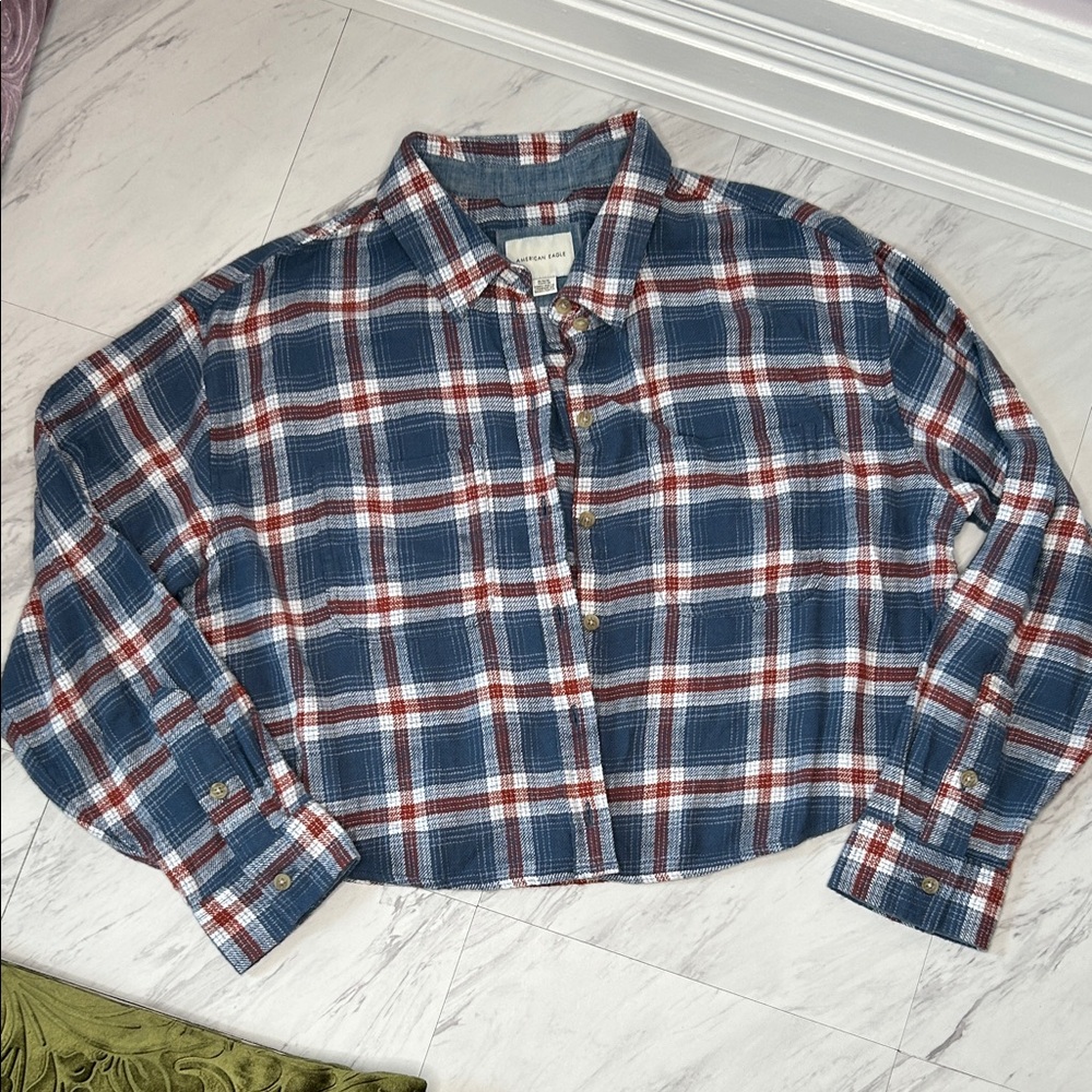 NWOT American Eagle Outfitters Blue and Brown Plaid Button Down Cropped Flannel